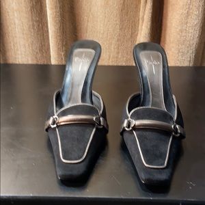 Linea Paolo Women slip on heels pump